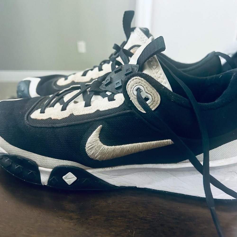 Nike baseball turf cleats.  Men’s 11